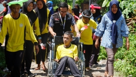 ACT Jember rangkul sahabat rengganis. Gelar Pensi dengan adik – adik disabilitas