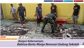 Bangun Kebersamaan, Babinsa Bantu Warga Renovasi Gedung Sekolah