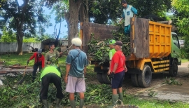Gerak Cepat DLH dan Koramil Kota Banyuwangi Bersihkan Lokasi Terdampak Bencana di Villa Pakis Residence