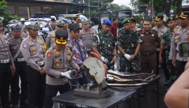 Kapolres Bondowoso Pimpin Apel Gelar Pasukan Operasi Lilin Nataru 2025, Dilanjutkan Press Release Akhir Tahun