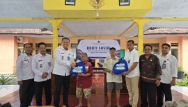 Lapas Kelas IIB Lumajang Salurkan 50 Paket Sembako kepada Warga Pasirian