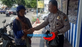 Mantan ketua MUI Prov.Kiai Mahruji,SH. Apresiasi giat sosial rutin Iptu.Taufan Akbar,SH