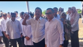 Menpan RB dan Menteri KKP kunjungi pantai ancol plengsengan