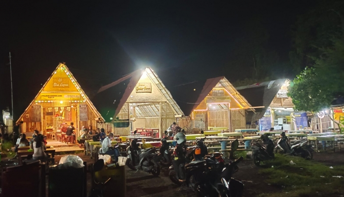 Belum ada Kejelasan Relokasi. Para Pedagang Kuliner Plengsengan Ancol Terancam Terlantar 