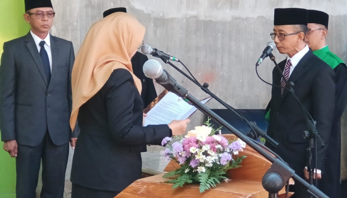 Bupati Banyuwangi Lantik Guntur Priambodo Sebagai Sekretaris Daerah