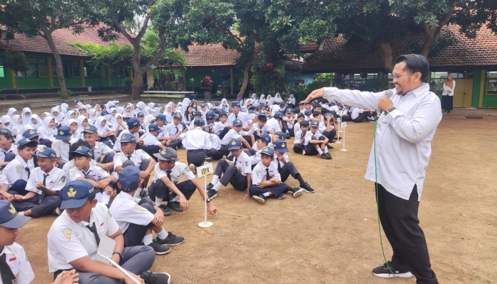 Generasi SMPN 2 Kalipuro Sepakat: Katakan Tidak pada Narkoba, Ayo Raih Prestasi