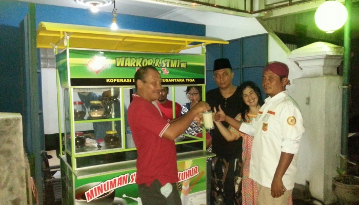 GUS ROBI RESMIKAN WARKOP DAN STMJ KOPERASI MNT