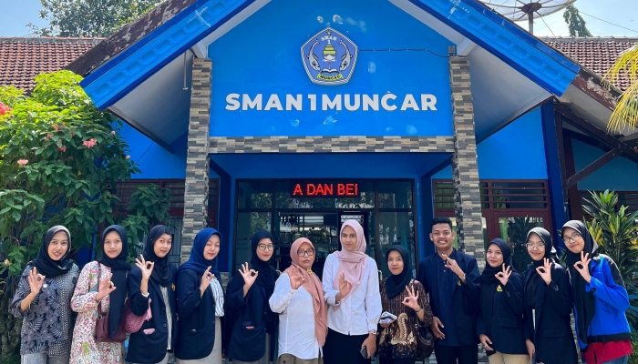 IMAWANGI UNEJ GOES to SCHOOL: Melangkah Maju Menuju Pendidikan yang Tinggi