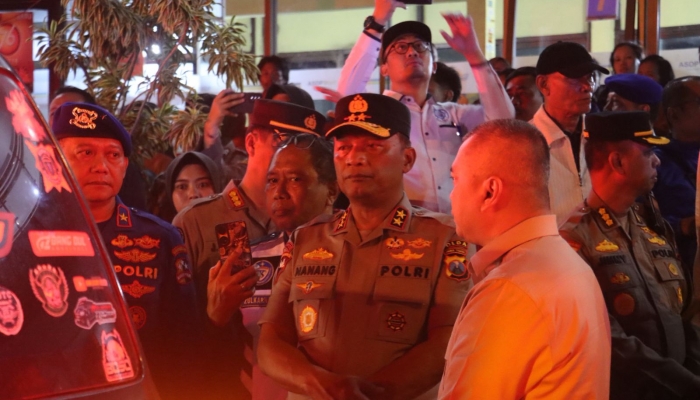 Kapolda Jatim, Menhub, dan Kakorpolairud Tinjau Korban KMP Tunu Pratama Jaya di Ketapang