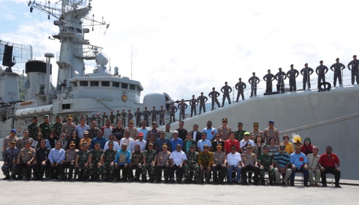 Kapolri dan Panglima TNI Melaksanakan Joy Sailing Bersama Tokoh Agama, Tokoh Masyarakat dan Forkopimda Papua d