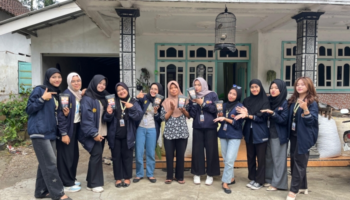 KKN UMD Unej Kalibarumanis 2025 Luncurkan Program Si Kemas untuk Tingkatkan Daya Saing UMKM Kopi