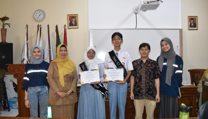 Mahasiswa K3 FKM UI Gelar Pelatihan Tanggap Darurat di SMAN 6 Depok