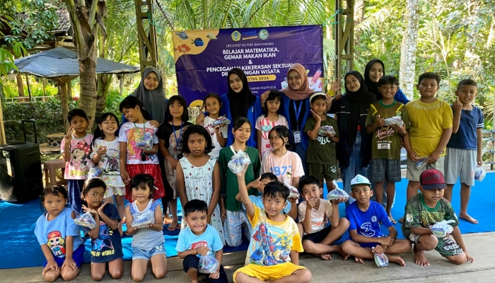 Mahasiswa KKN Goa Sodong Gelar Gemar Makan Ikan untuk Anak - Anak