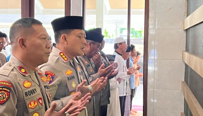 Polresta Banyuwangi Gelar Sholat Ghaib untuk Korban KMP Tunu Pratama Jaya