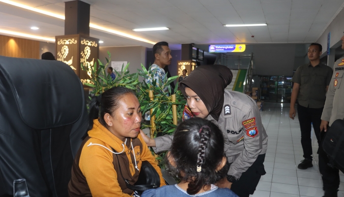 Polwan Polresta Banyuwangi Dampingi Korban Selamat KMP Tunu Pratama Jaya, Lakukan Trauma Healing