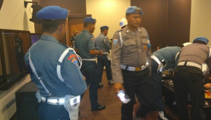 RAZIA GABUNGAN TNI POLRI. HOTEL DAN TEMPAT HIBURAN MALAM DI BANYUWANGI JADI SASARAN