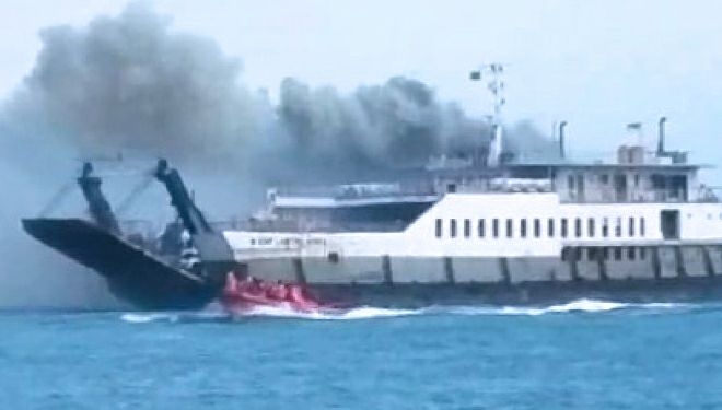 SELAT BALI KEMBALI MENANGIS. KM LABITRA ADINDA TERBAKAR