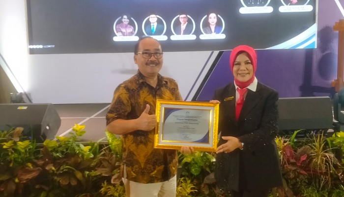 UNIBA Boyong 2 Award dalam Anugrah Kampus Unggulan LLDIKTI 7