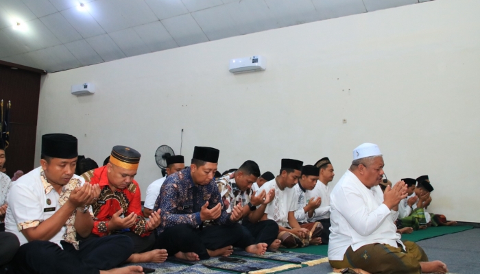 Warga Binaan dan Petugas Lapas Banyuwangi Salat Dhuha & Hajat Bersama untuk Keselamatan