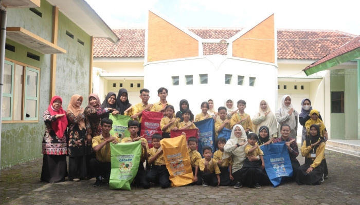 Word Environment Day  NA Ajak Difabel Pilah Sampah